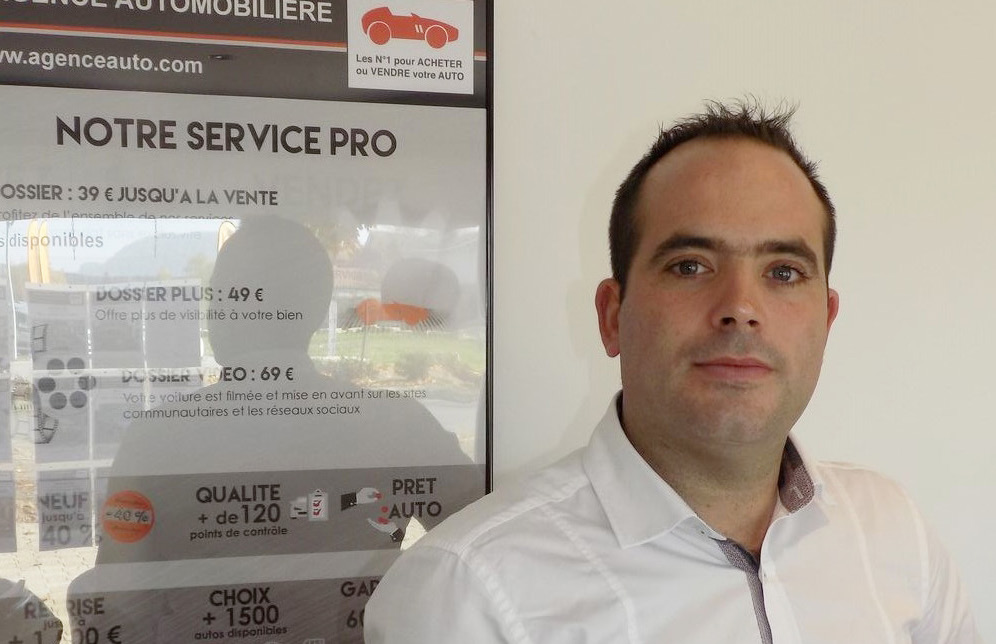 image groupe-collaborateur-responsable-agence automobiliere-Rémi_ENDERLIN.jpg